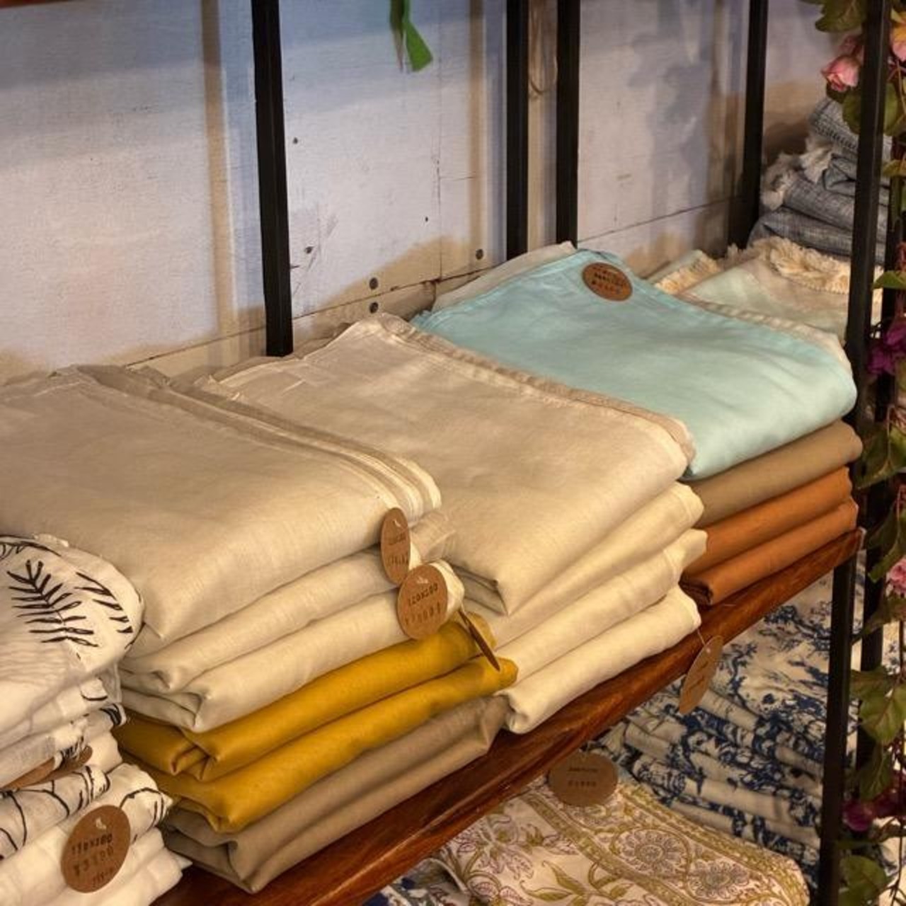 India Cotton voile double curt ains Light red 100×180cm　　 インド　コットンボイルダブルカ ーテン　ライトレッド　レースカ ーテン　間仕切り