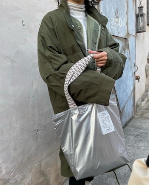 シルバーデザインバッグ