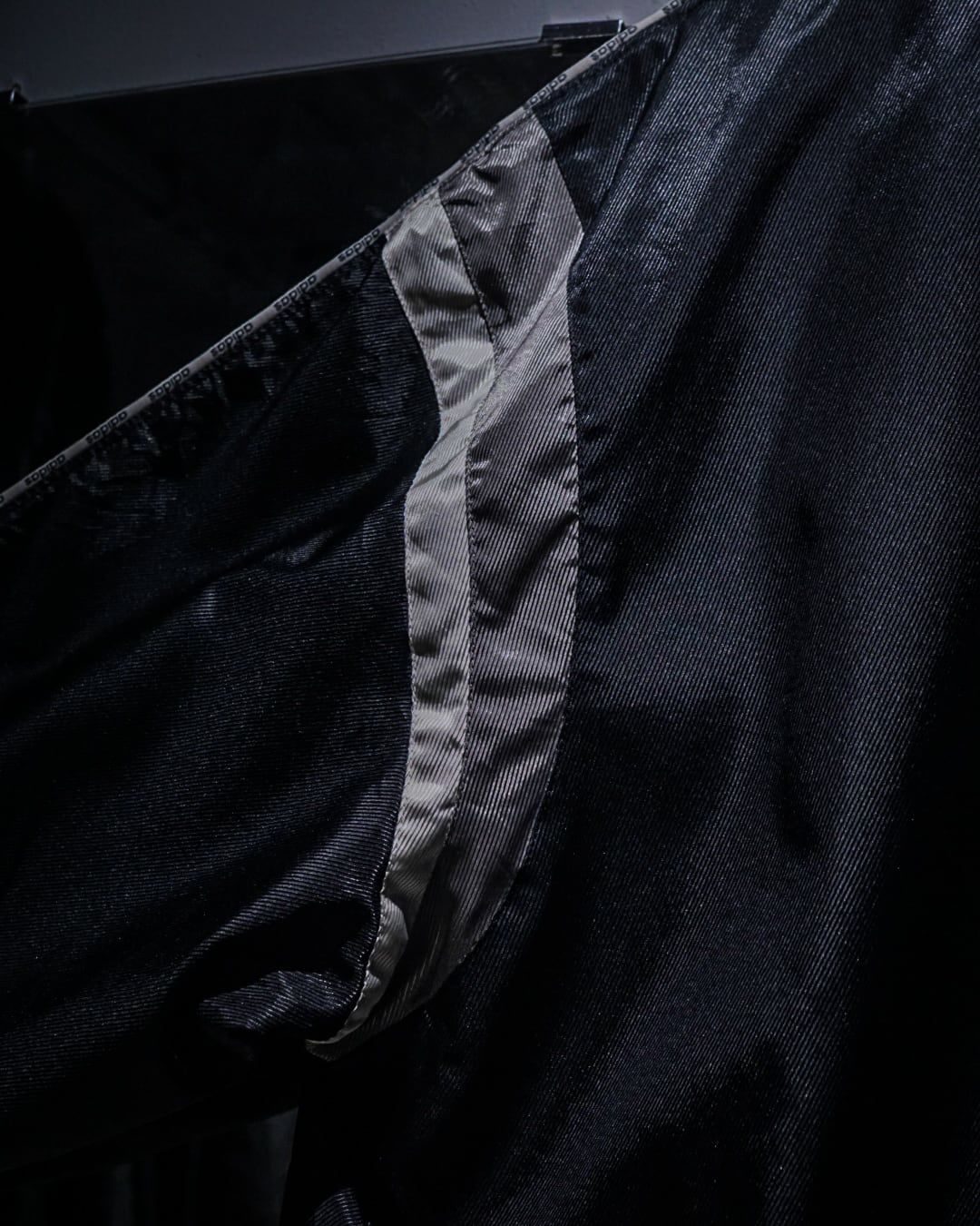 あ*ら様 Stone  ブラック　ロングジャケット　90s 00s あ*ら様 Stone Island ブラック ロングジャケット 90s 00s - メルカリ