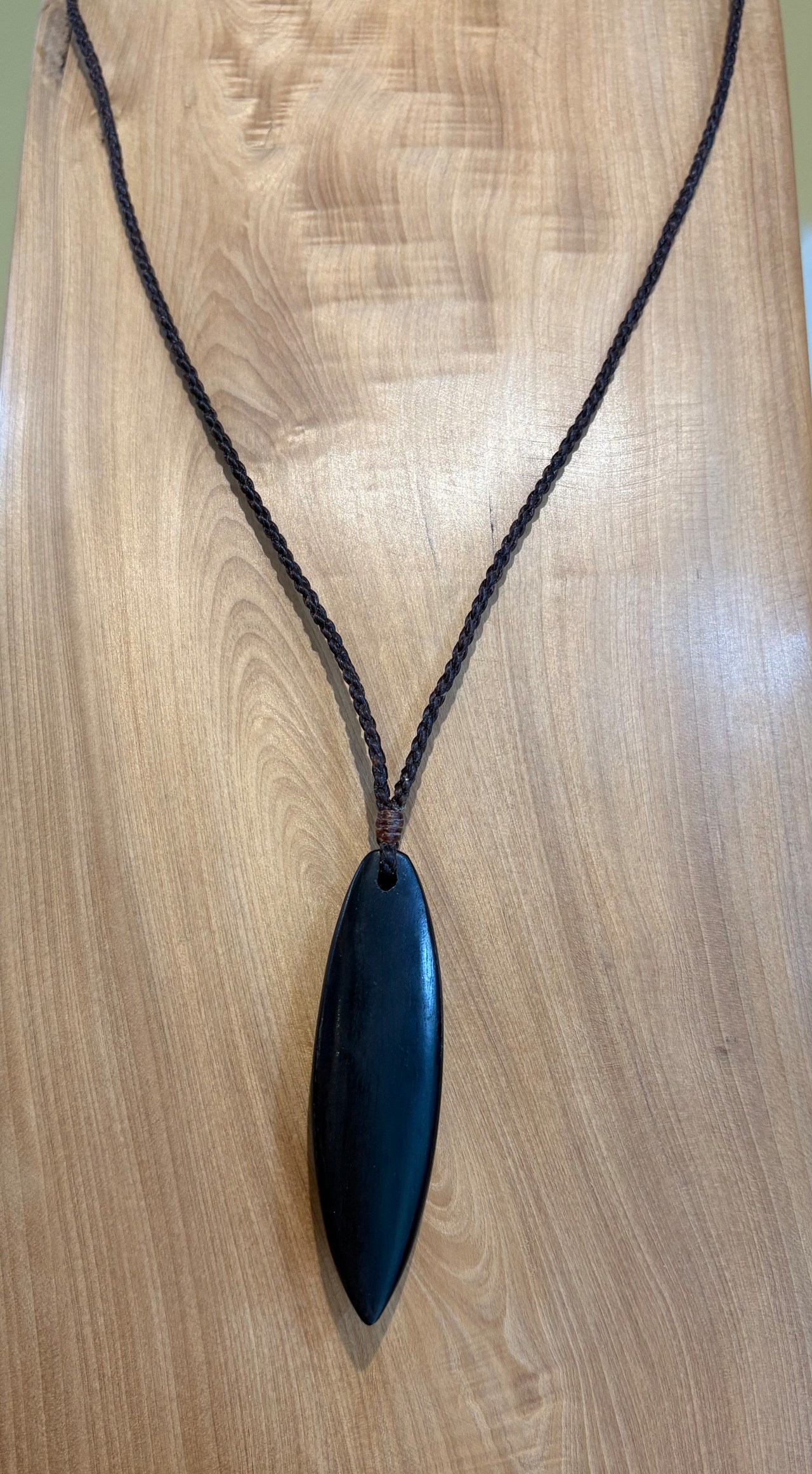 黒檀サーフボード紐ペンダント