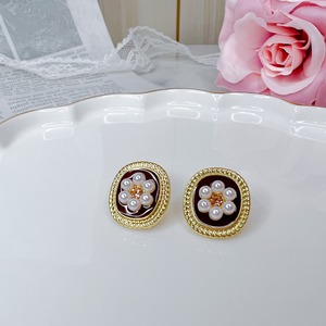 【即日発送】Pearls Flower Earrings ＊ AC-1