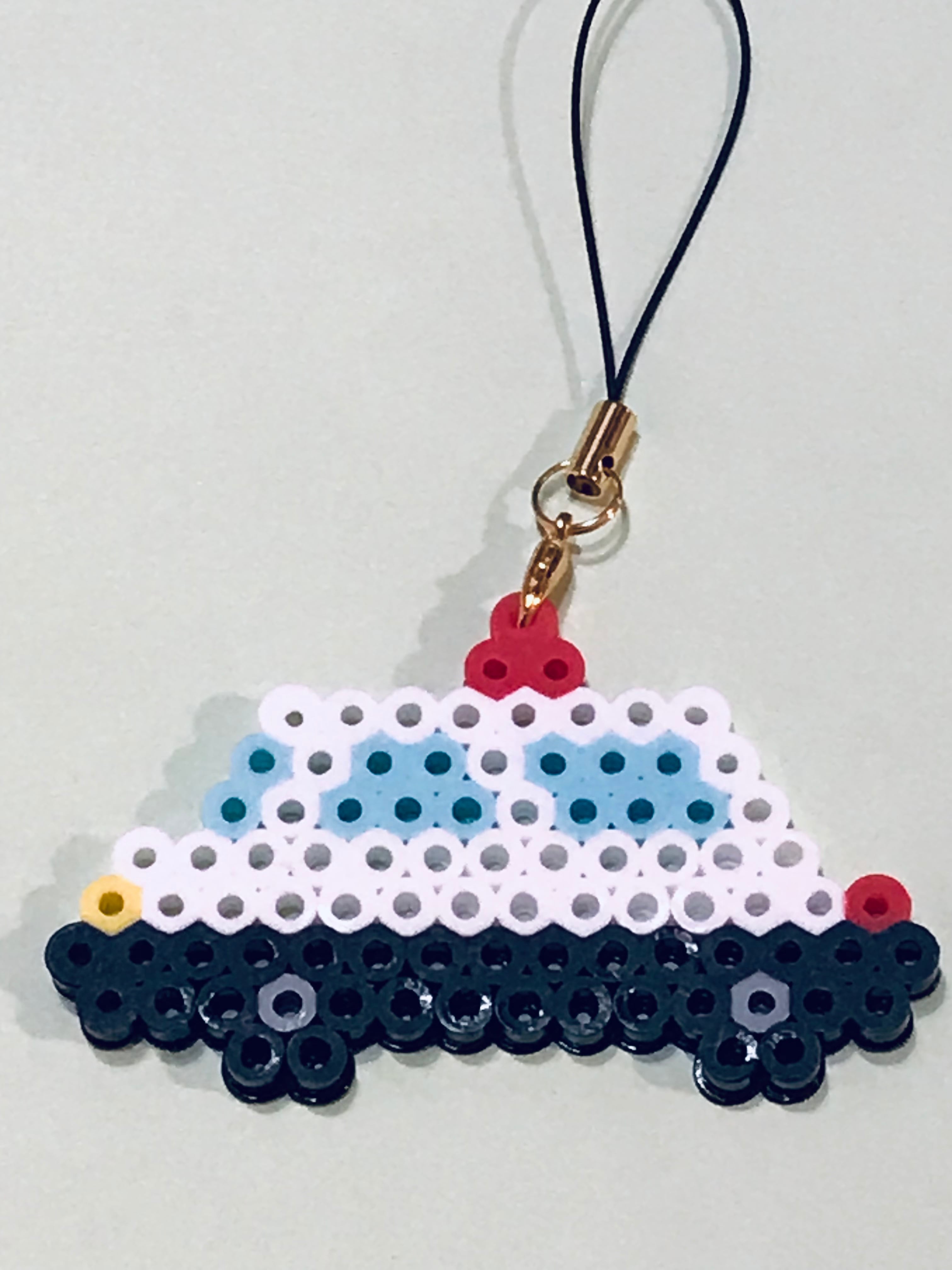 アイロンビーズ キーホルダー パトカー | PAY ID