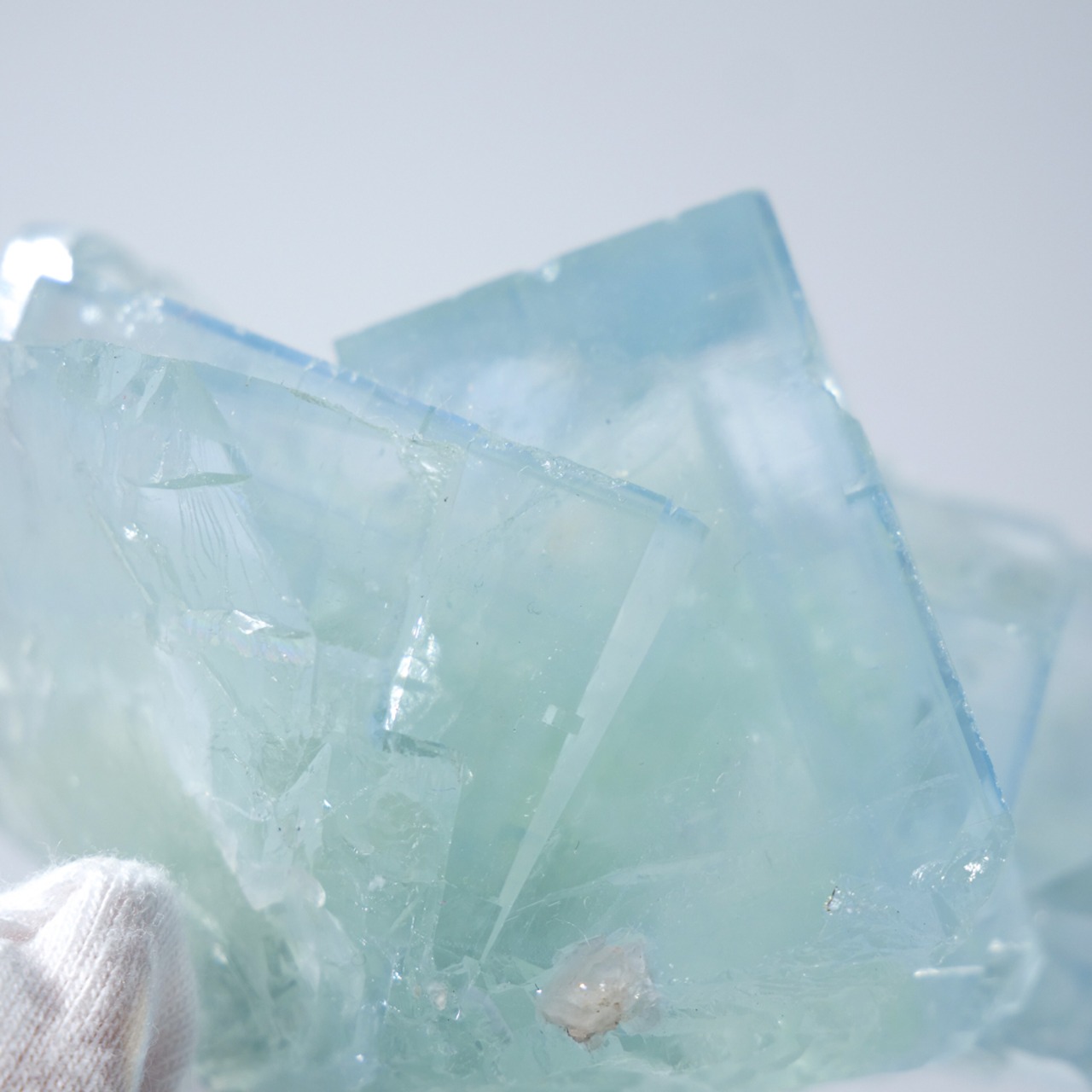 シャンファーリン産 フローライト / 原石 標本【E_4】