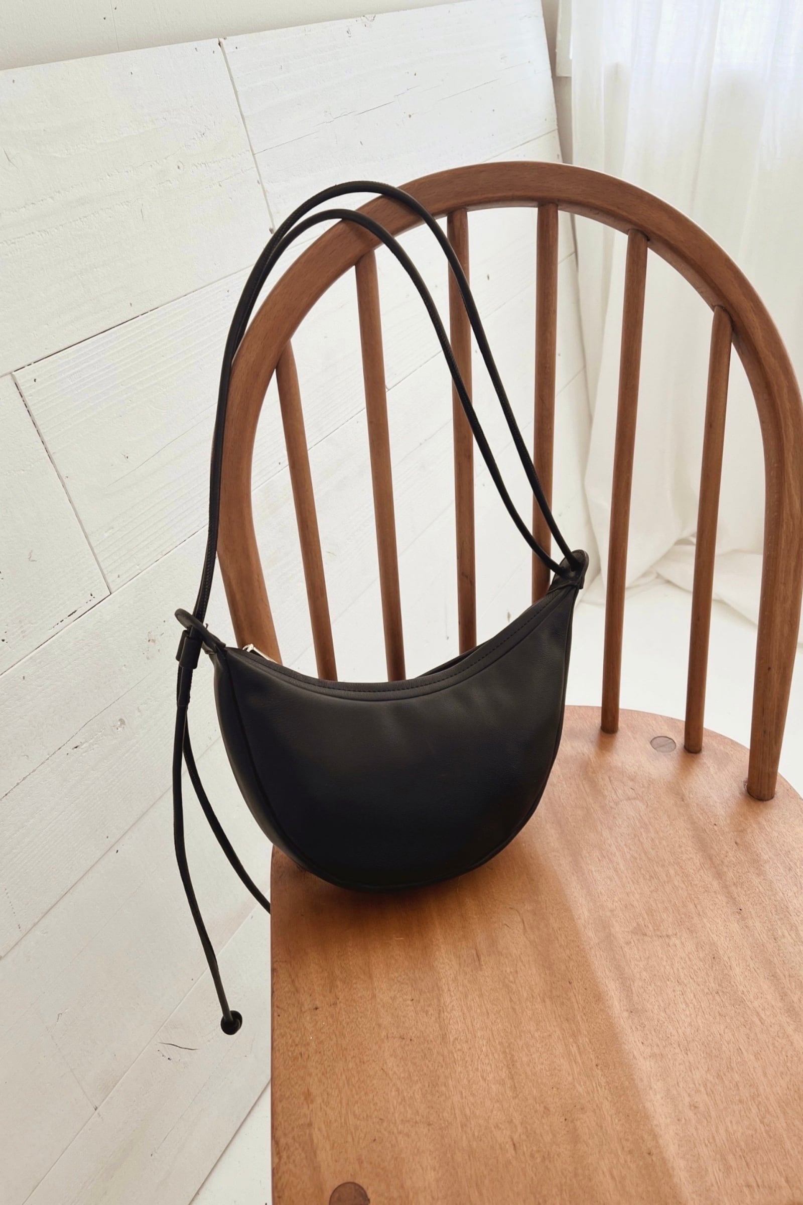 Cresent shoulder bag BLACK