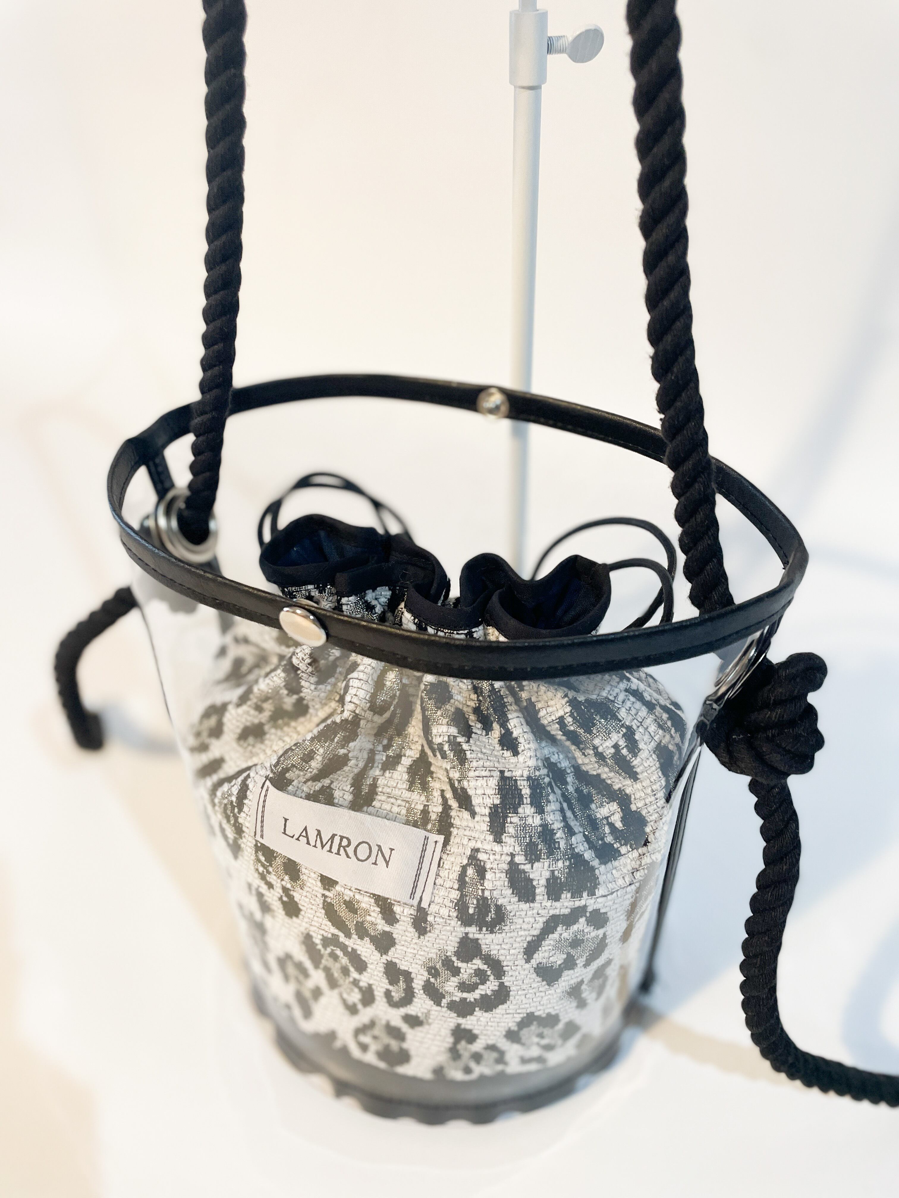 嬉しいこといっぱい∗︎丸底クリアバッグinジャガード巾着