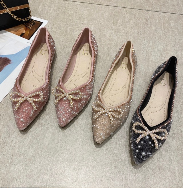 Pearl ribbon pumps