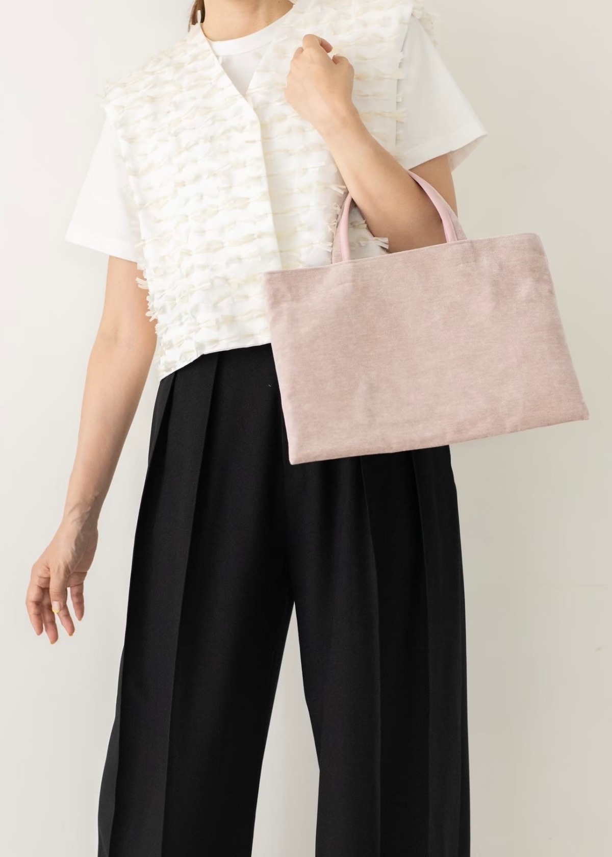 BIBI bag. “MIDDLE” OPERA pink | B I B I soeurs. OFFICIAL ONLINE STORE