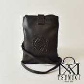 LOEWE ロエベ アナグラム ナッパ レザー ショルダーバッグ ポシェット サコッシュ ブラック