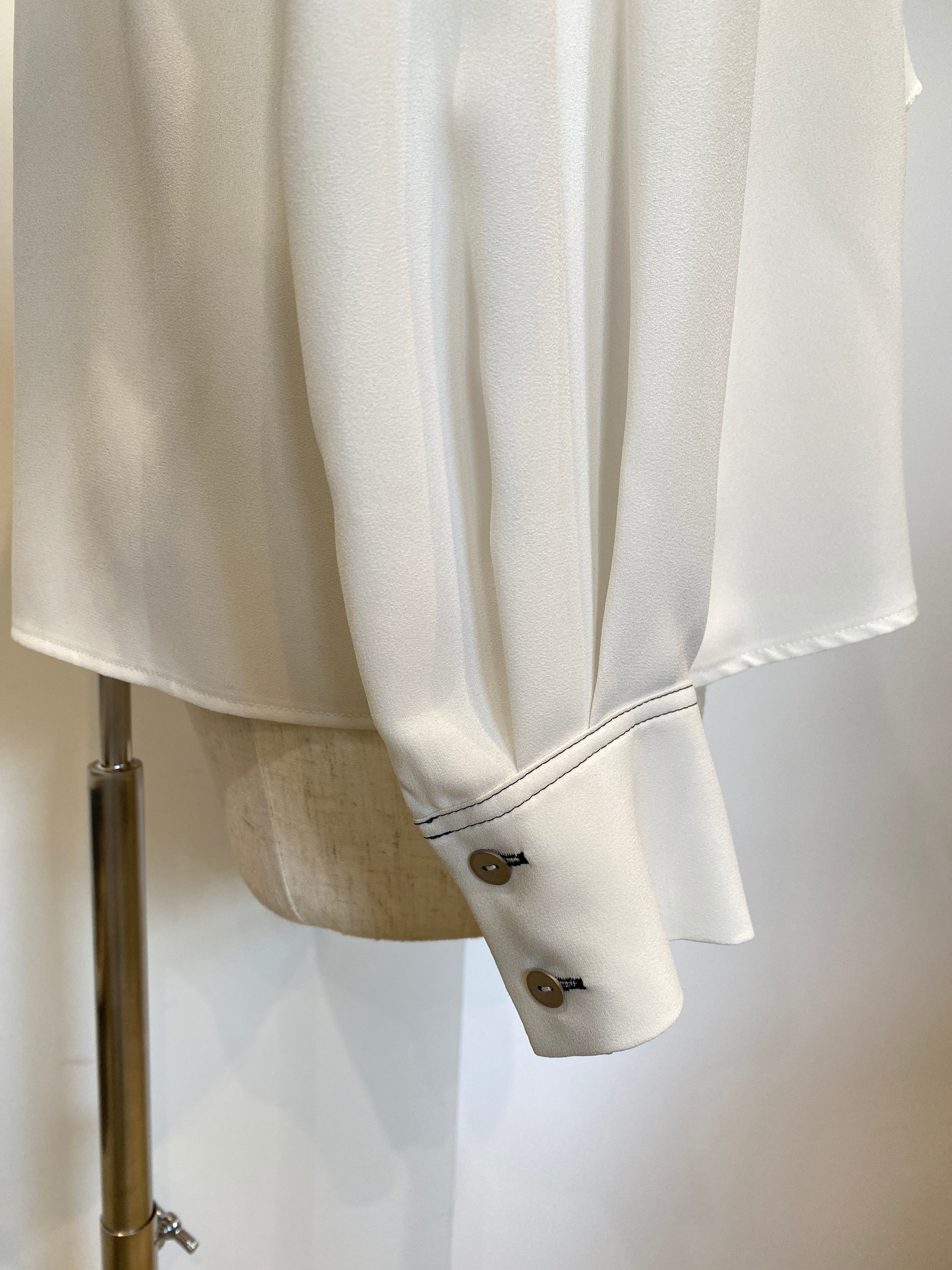 【PASSIONE】ラッフルフリルボウタイブラウス 426919