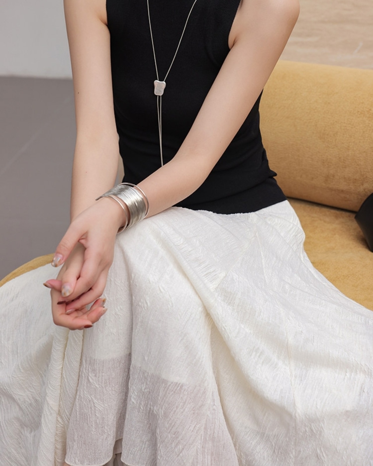 Asymmetrical long flare skirt L0172