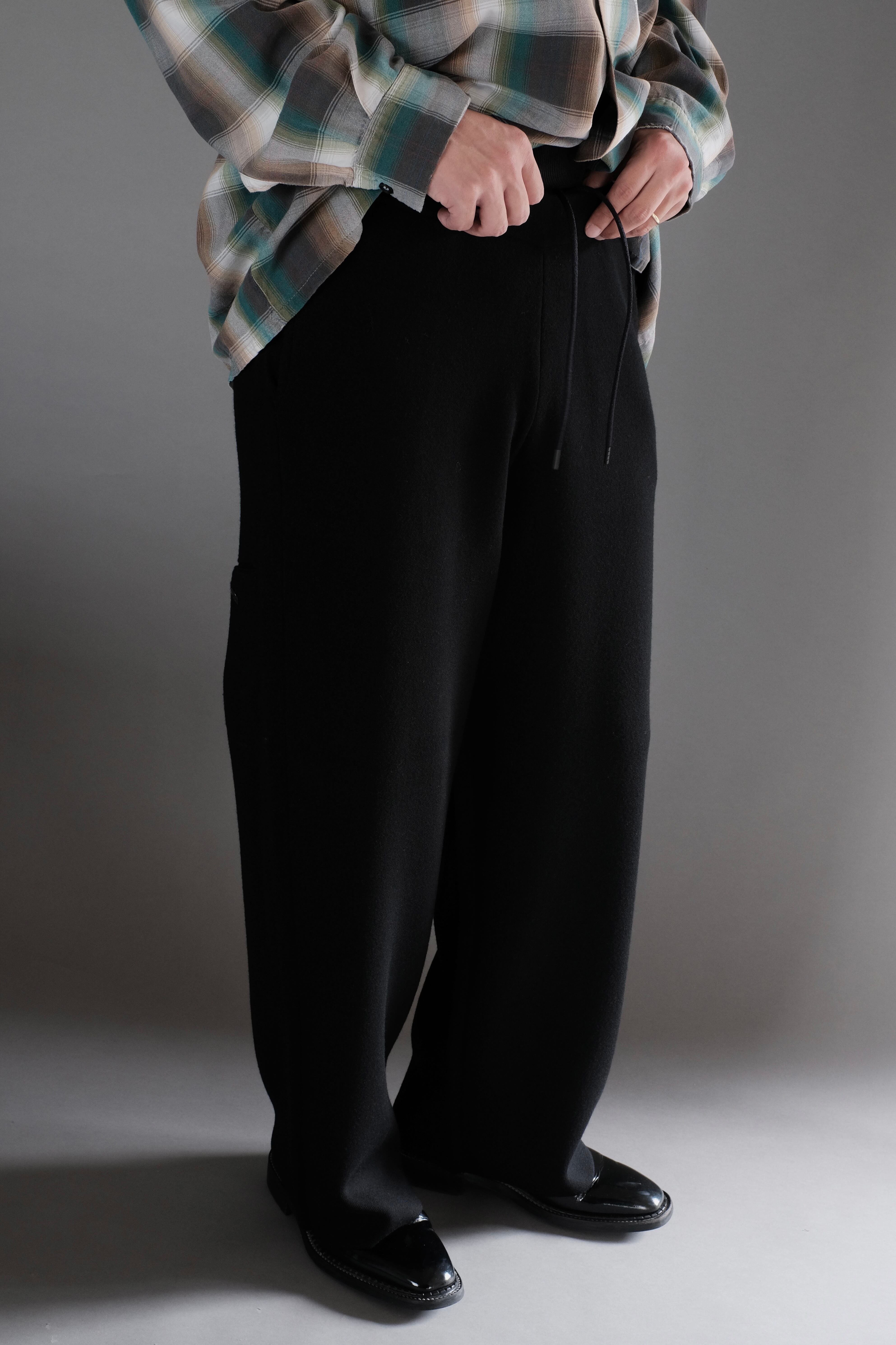 OMAR AFRIDI / DOUBLE KNITTED STRAIGHT PANTS | LIVING