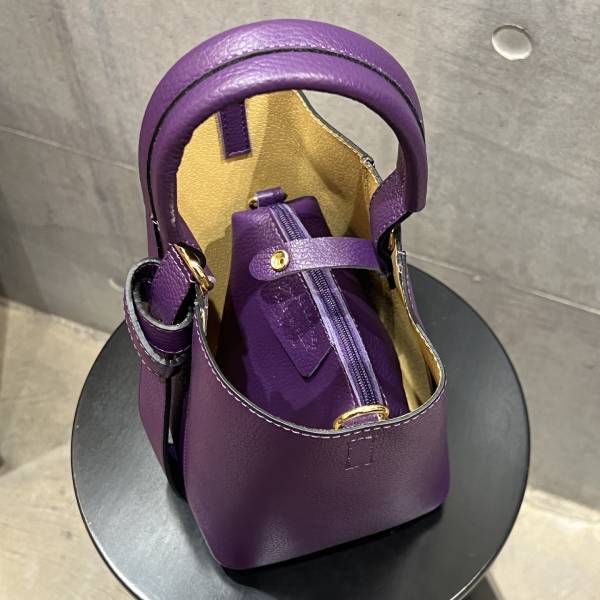 牛革 グレインレザー ショルダーストラップ付バッグ 2Way仕様 パープル