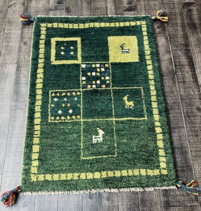 ペルシャ絨毯　ギャッベ　サイズ約62㎝×85㎝ - メイン画像