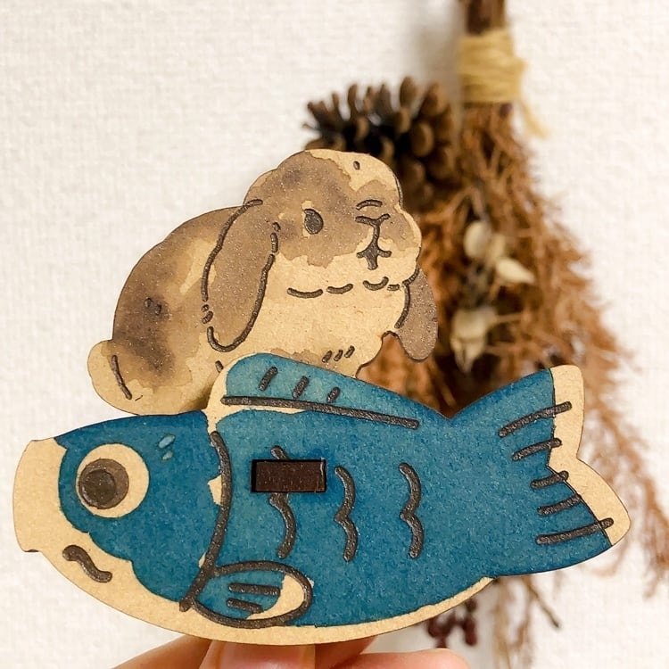 ゆらゆらする置物　たれみみさんと鯉のぼり