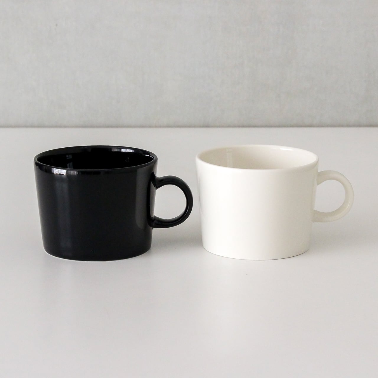 ティーマ カップセット ブラック＆ホワイト（アラビア／イッタラ