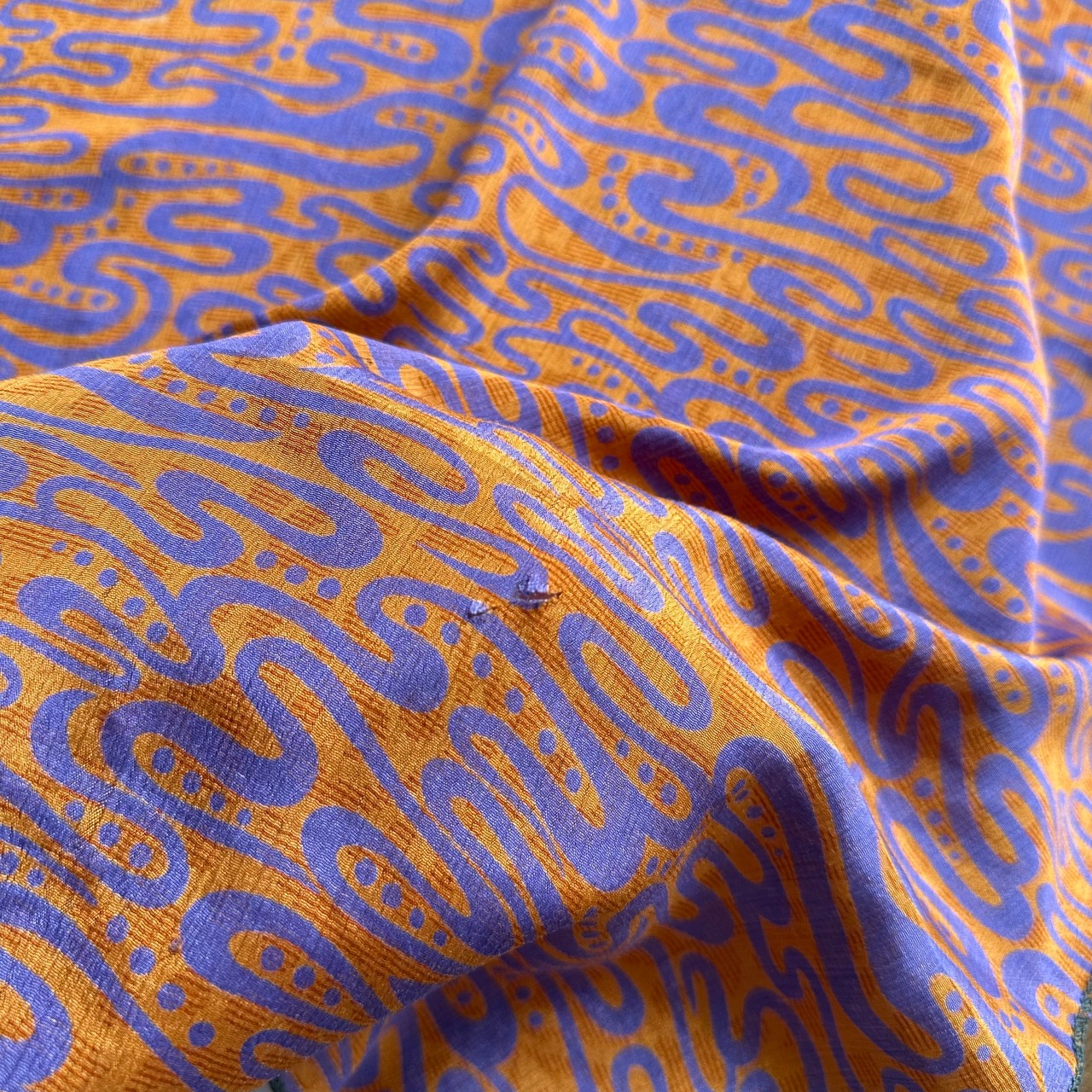 No.70 | リサイクルサリースカーフ ※小さな傷あり