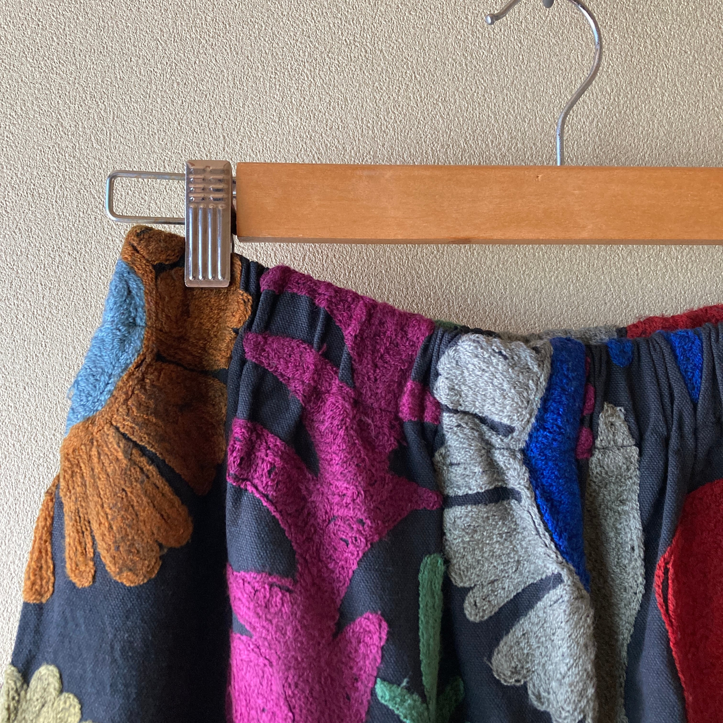 インド スザニ刺繍のパンツ | からす舎