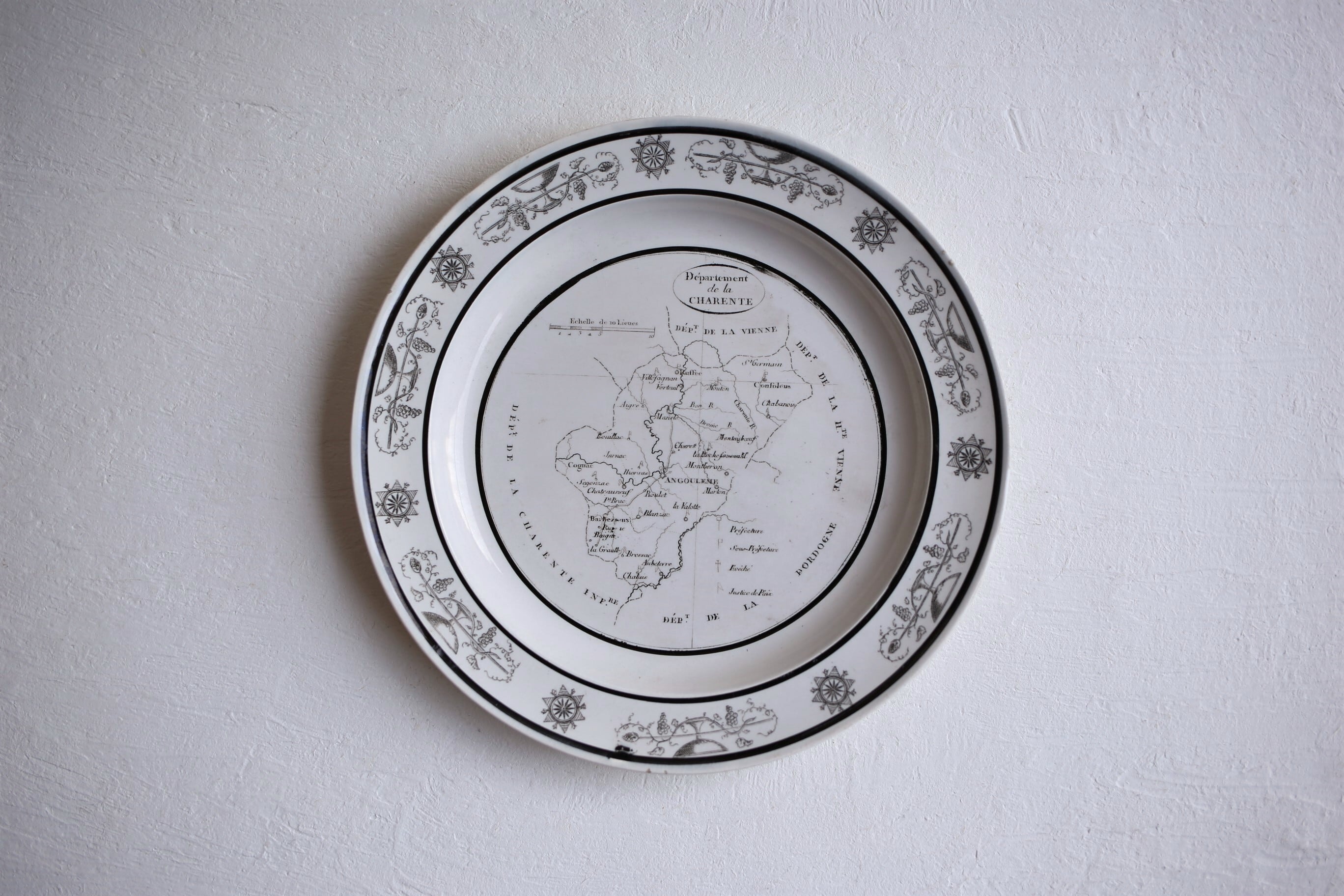 フランス アンティーク Choisy le Roi ショワジールロワ グリザイユ 小さめのプレート『地図』 N-02807-②