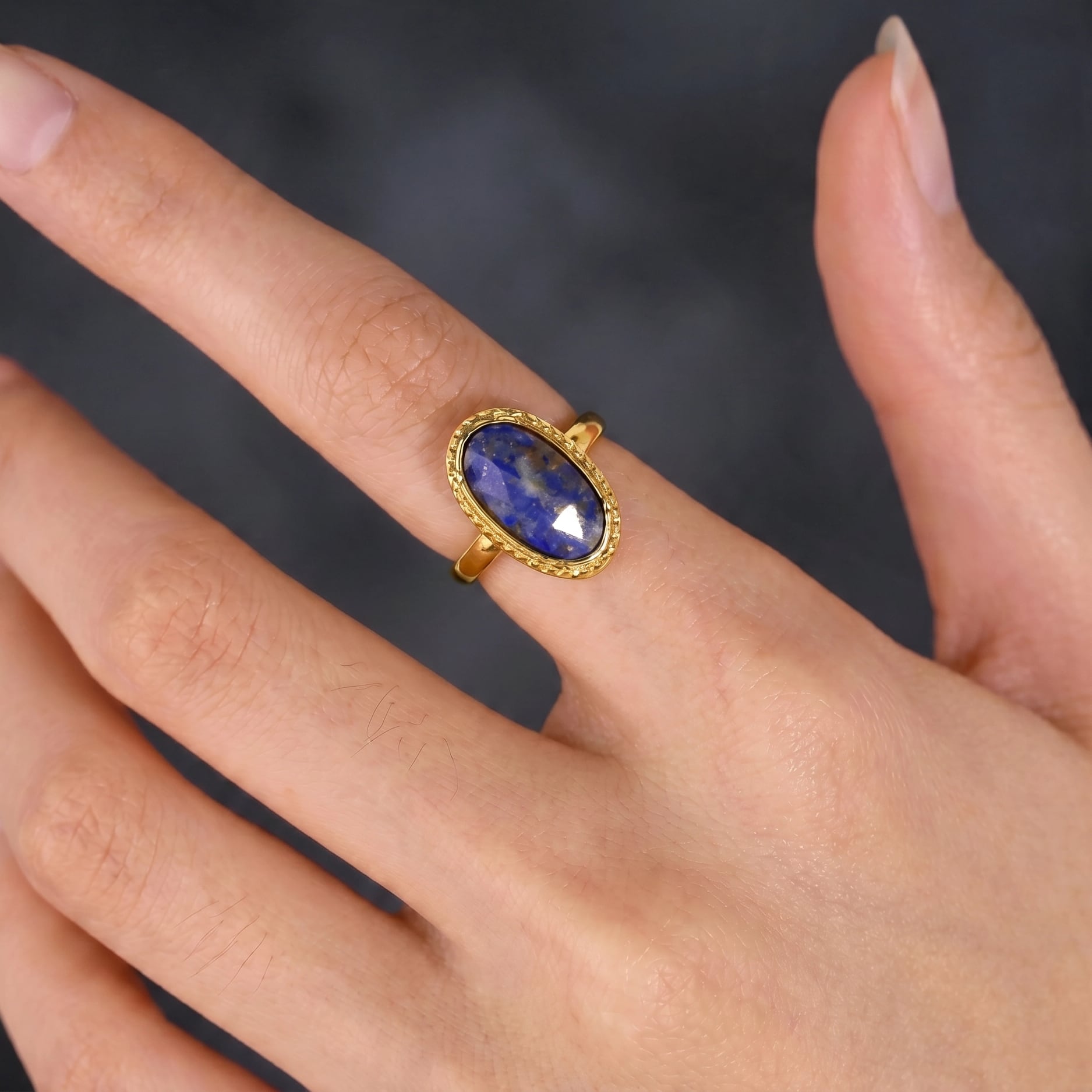 アンティークオーバル ラピスラズリリング / 金属アレルギー対応