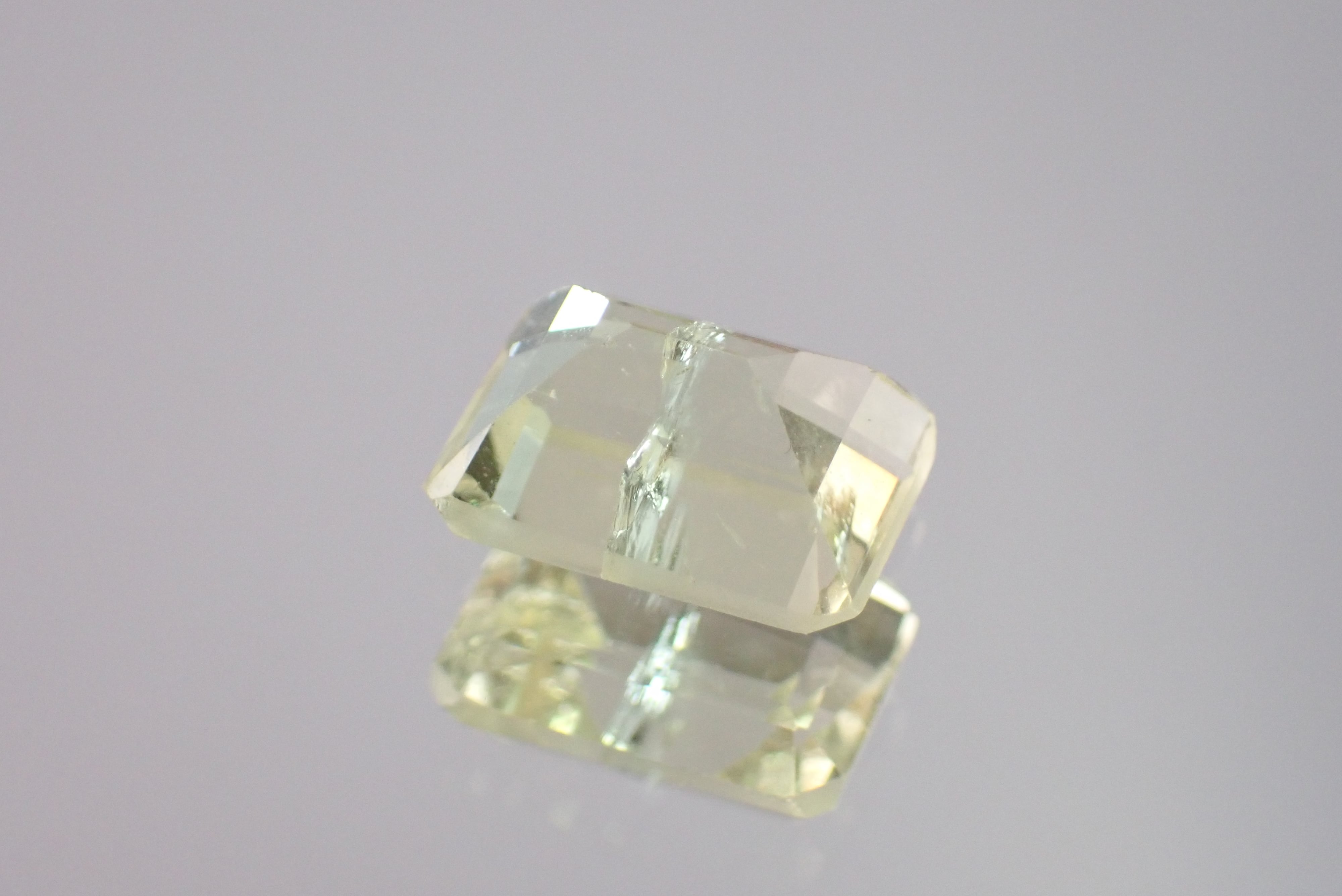 ヘリオドール(イエローベリル） 2.65ct [C12-351] | differencee