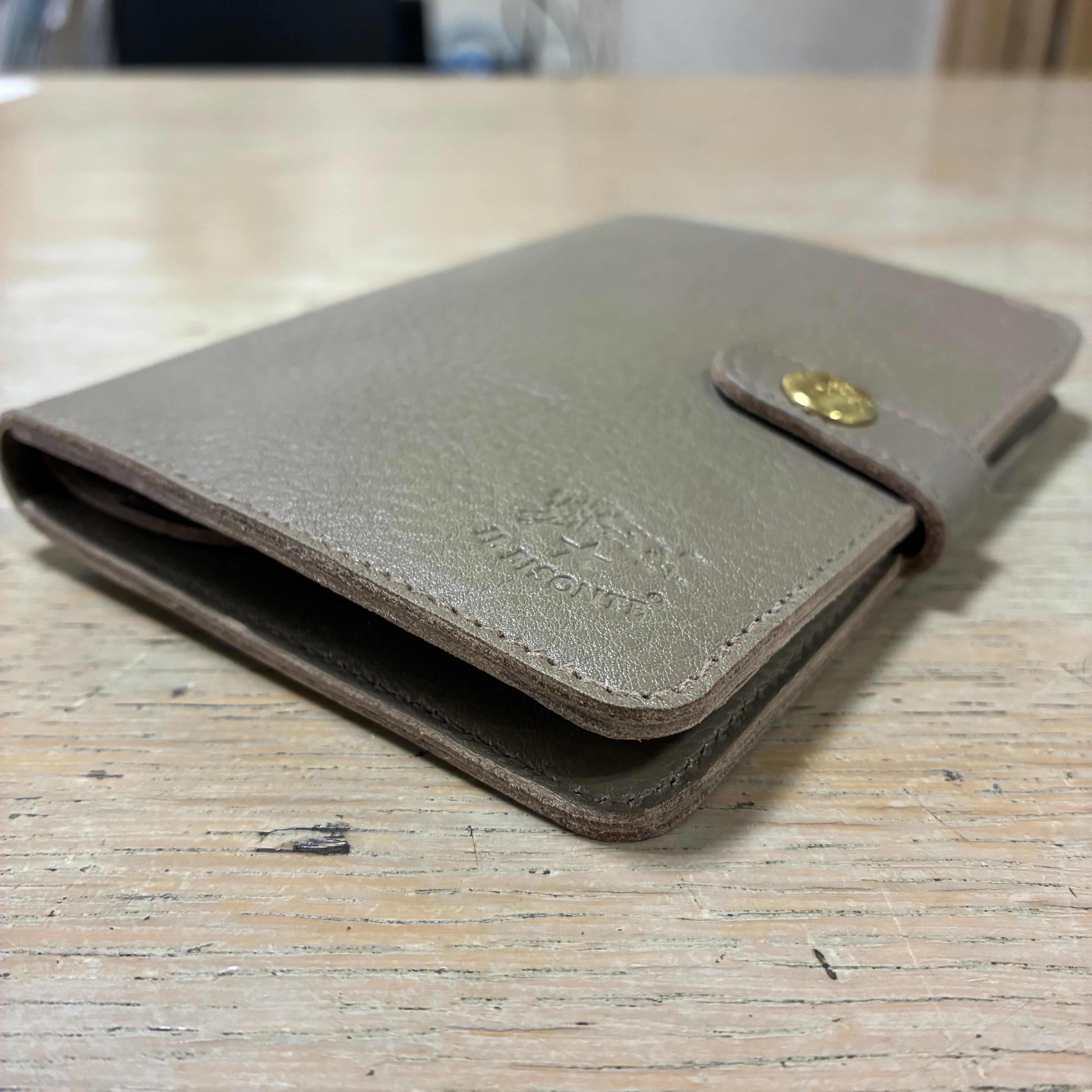 【美品】イルビゾンテ　二つ折り財布　グレー IL BISONTE イルビゾンテ 2つ折り財布【54262305641】 (COL グレー