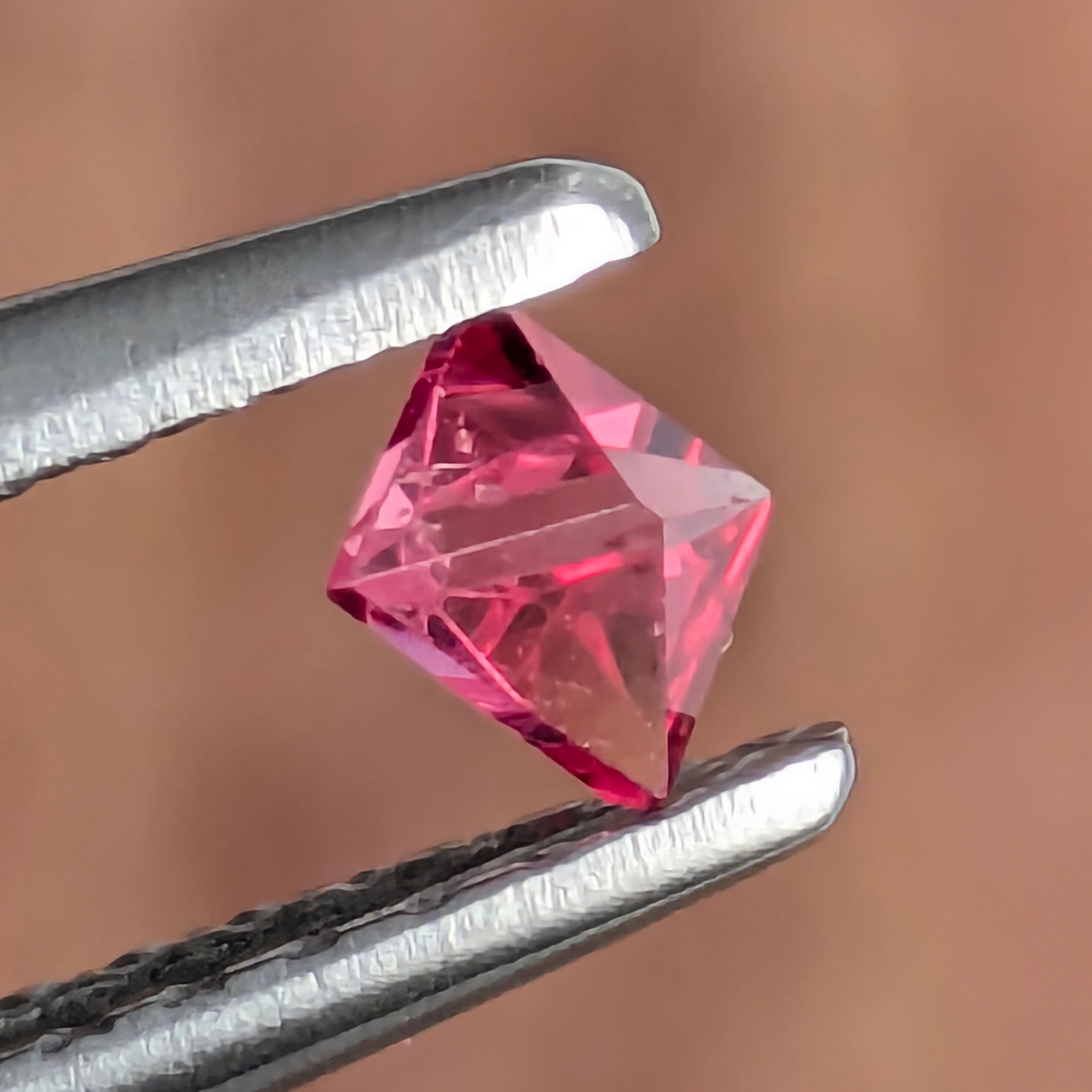 スピネル原石 ミャンマー・モゴック産【0.12ct】PRO208149 | Gem's