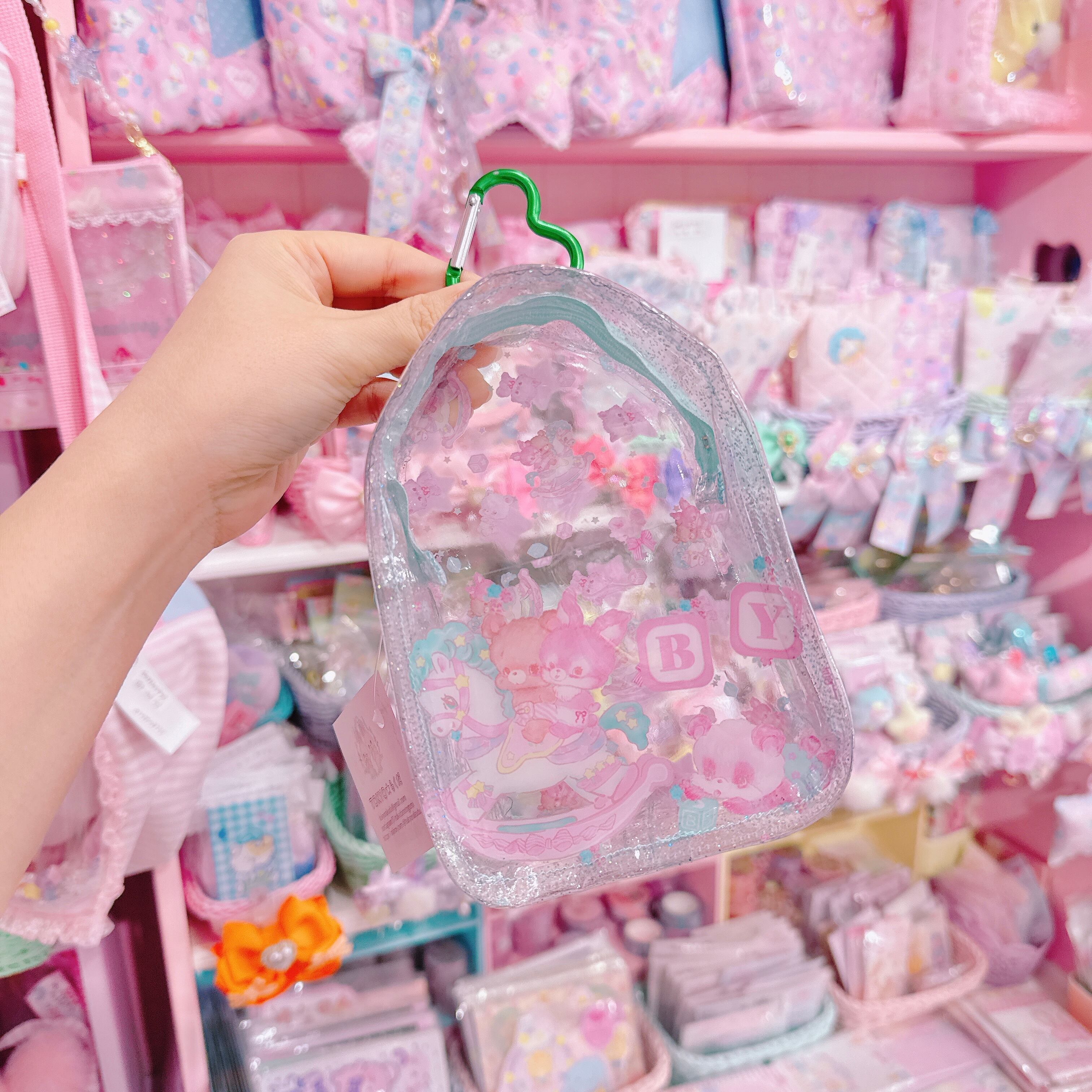 【A2】119-1カラビナ付きお家ポーチ（ぬいぐるみポーチ）