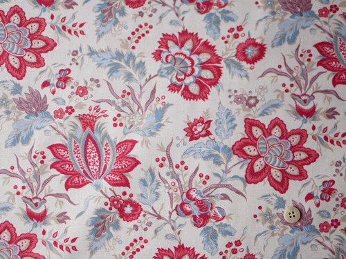 Moda  Fluer De Paris（フルール・ド・パリス）パール地にアンティークのお花