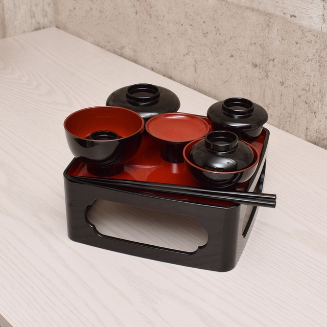 お盆用品【仏膳 黒（内朱）6寸】