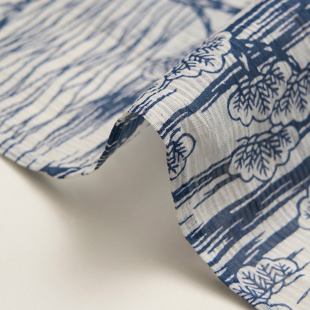 小千谷ちぢみ 松林風景模様 藍型染小紋 麻単衣着物【中古】 | かわの屋