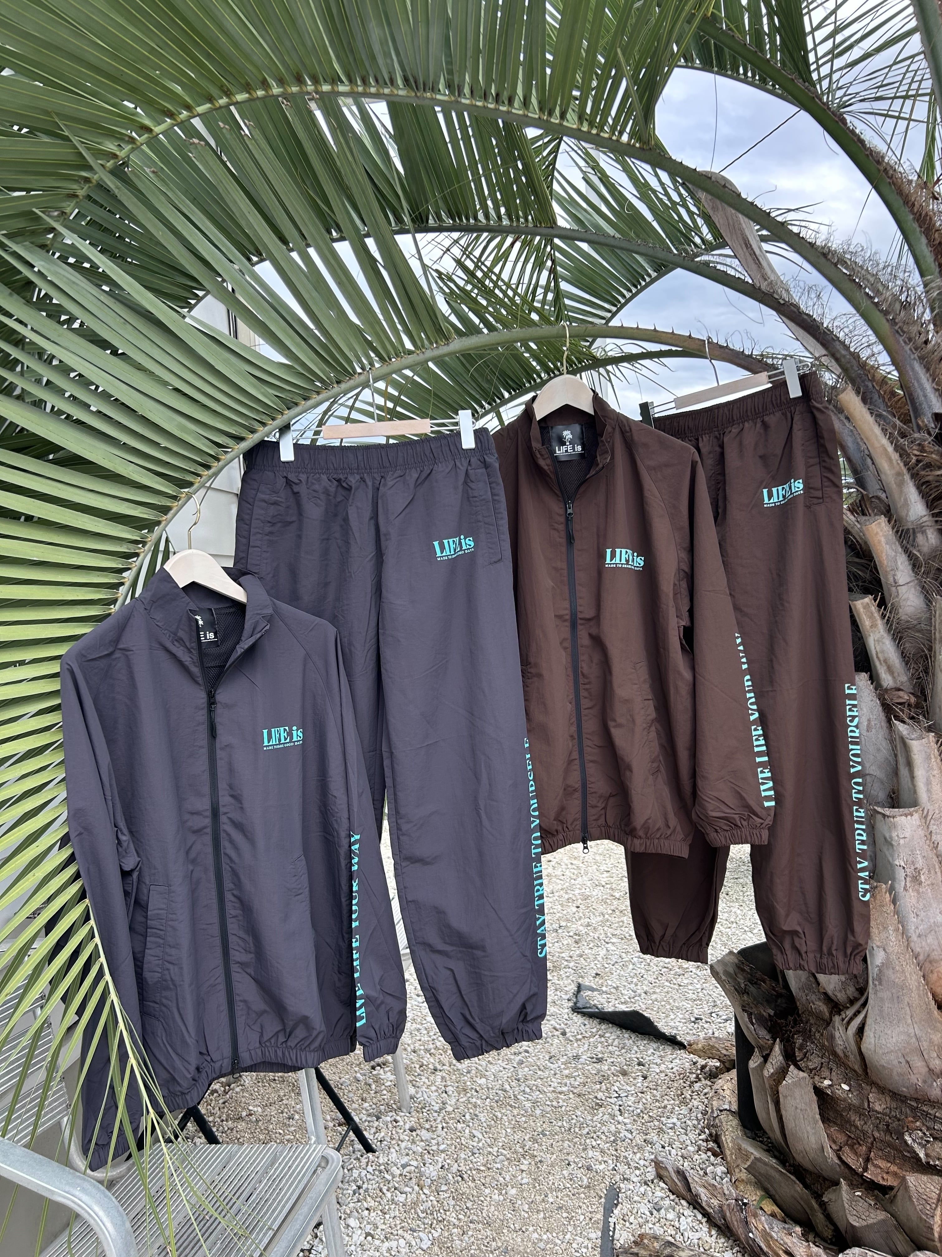 LIFEis 9th anniversary ナイロンセットアップパンツ ￥11,000(12,100)