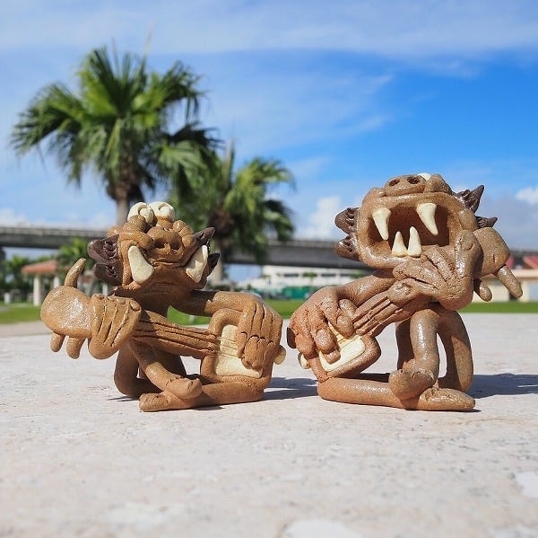 三線シーサー ＜ブルー／茶＞【玉城焼】 | 沖縄の工芸品 うぃーりきさん