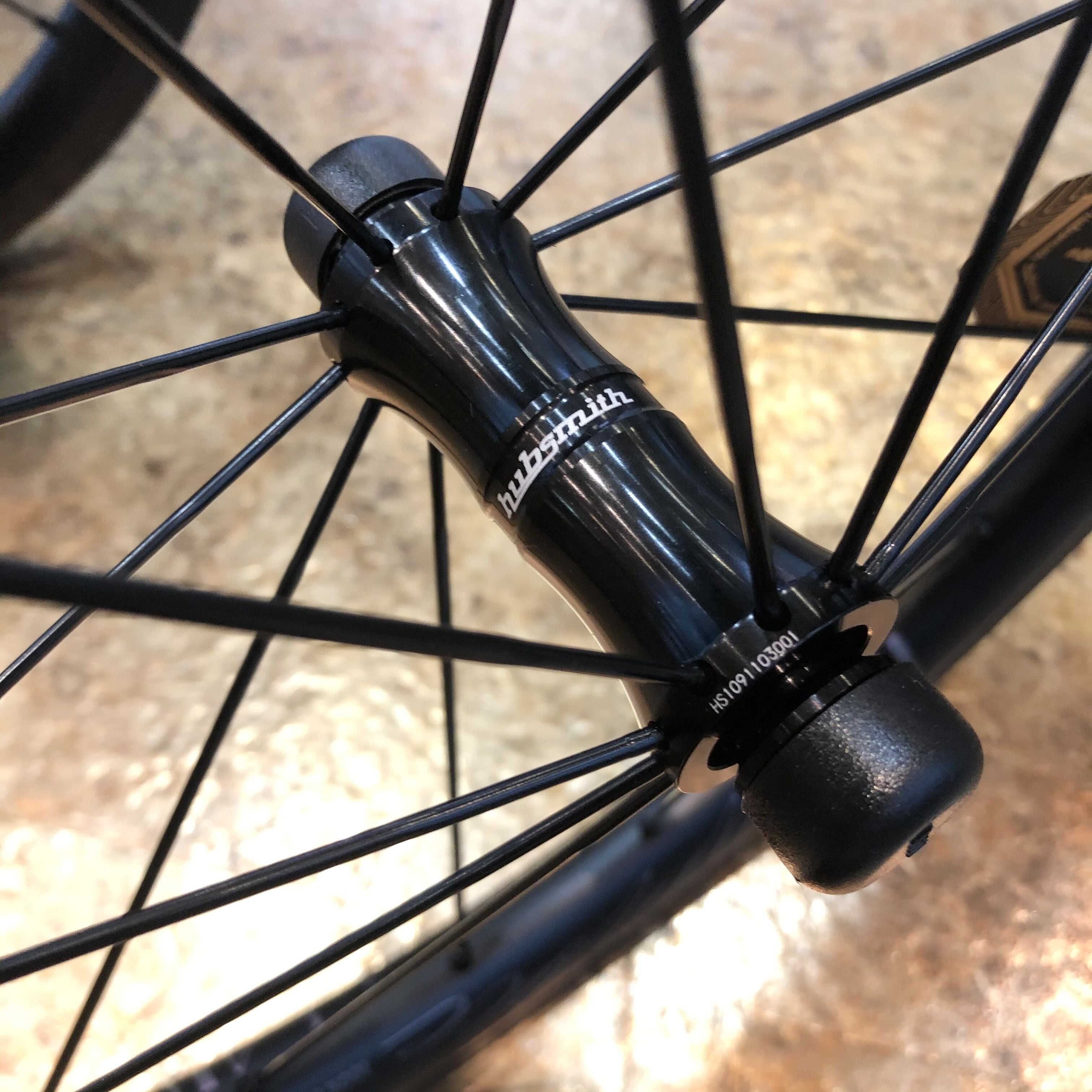 Hubsmith HS-BUMBEE A349 Wheelset [Black] | LORO ONLINE STORE