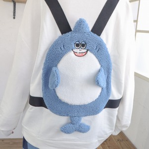 【後ろ姿で繋がる。】「そのリュック、サメ？」と聞かれるリュック風 サメ刺繍裏毛スウェット【振り返れば、もう友達】