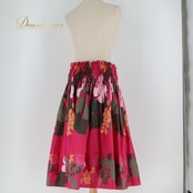 フラダンス 衣装 パウスカート フラガールズ ピンク系 HULA GIIRLS ハイビスカス柄 プルメリア柄 シングル シンプル かわいい 華やか 鮮やか 明るい 茶 白 ハワイアン アロハ ハワイアンプリント フラ ダンス レッスン 練習 花柄スカート