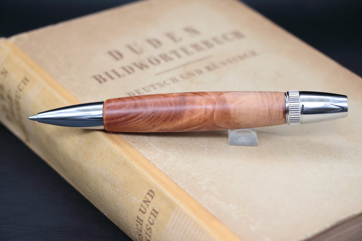 レッドウッド　セコイア　杢　ハンドメイド　木軸ボールペン　G2　天然木　シルバー 悠久の時を越える平和の木・メタセコイア・Chouette」木軸ペン 銘木