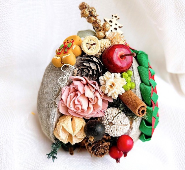 ブッダナッツのフラワーアレンジ クリスマスインテリア