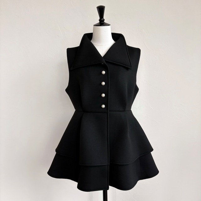 〈SELECT〉パールボタンペプラムジレ 909230