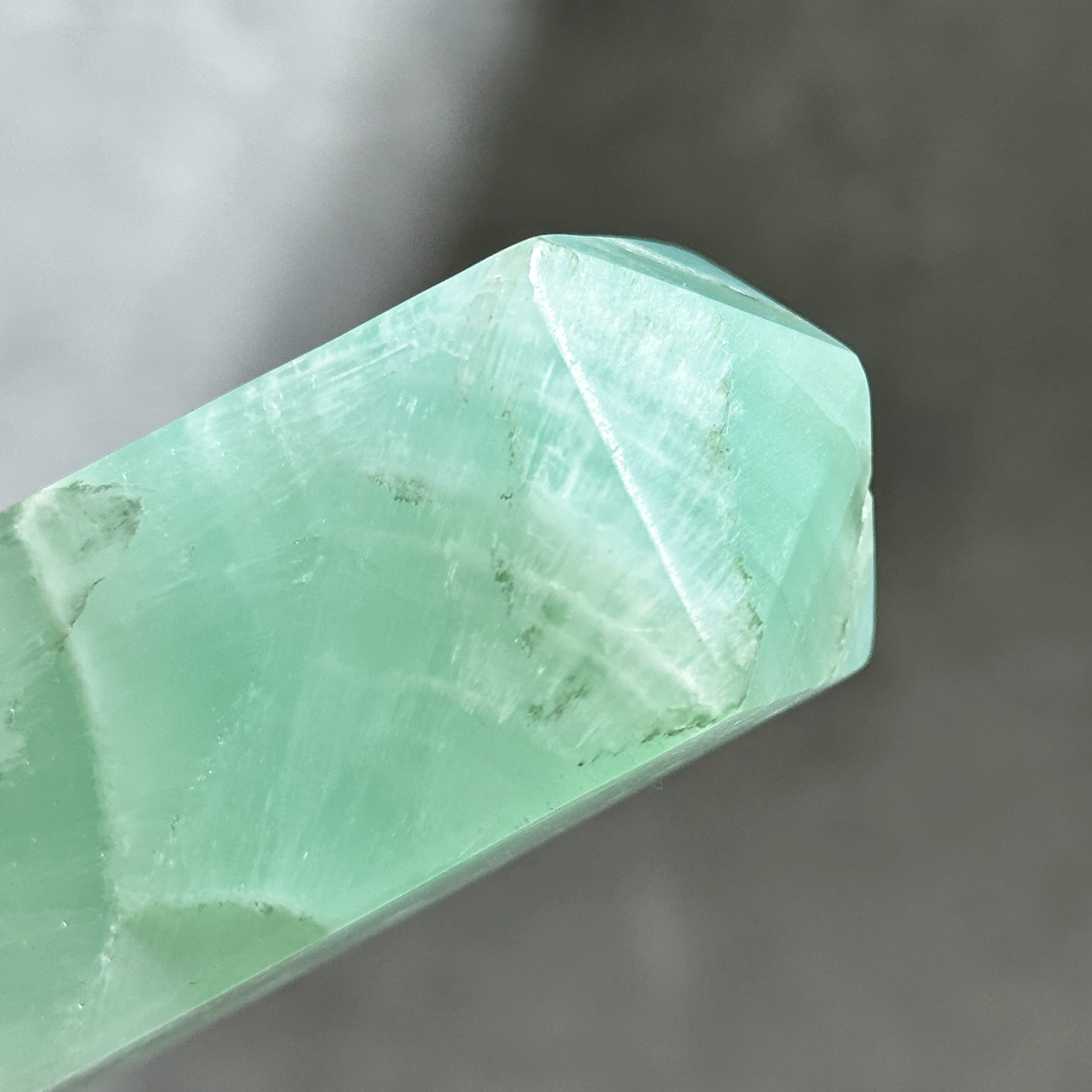 ピスタチオカルサイト タワー31◇ Pistachio Calcite ◇天然石・鉱物