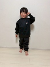 KIDS  クルーネックプルオーバーLEONoriginal　ブラック