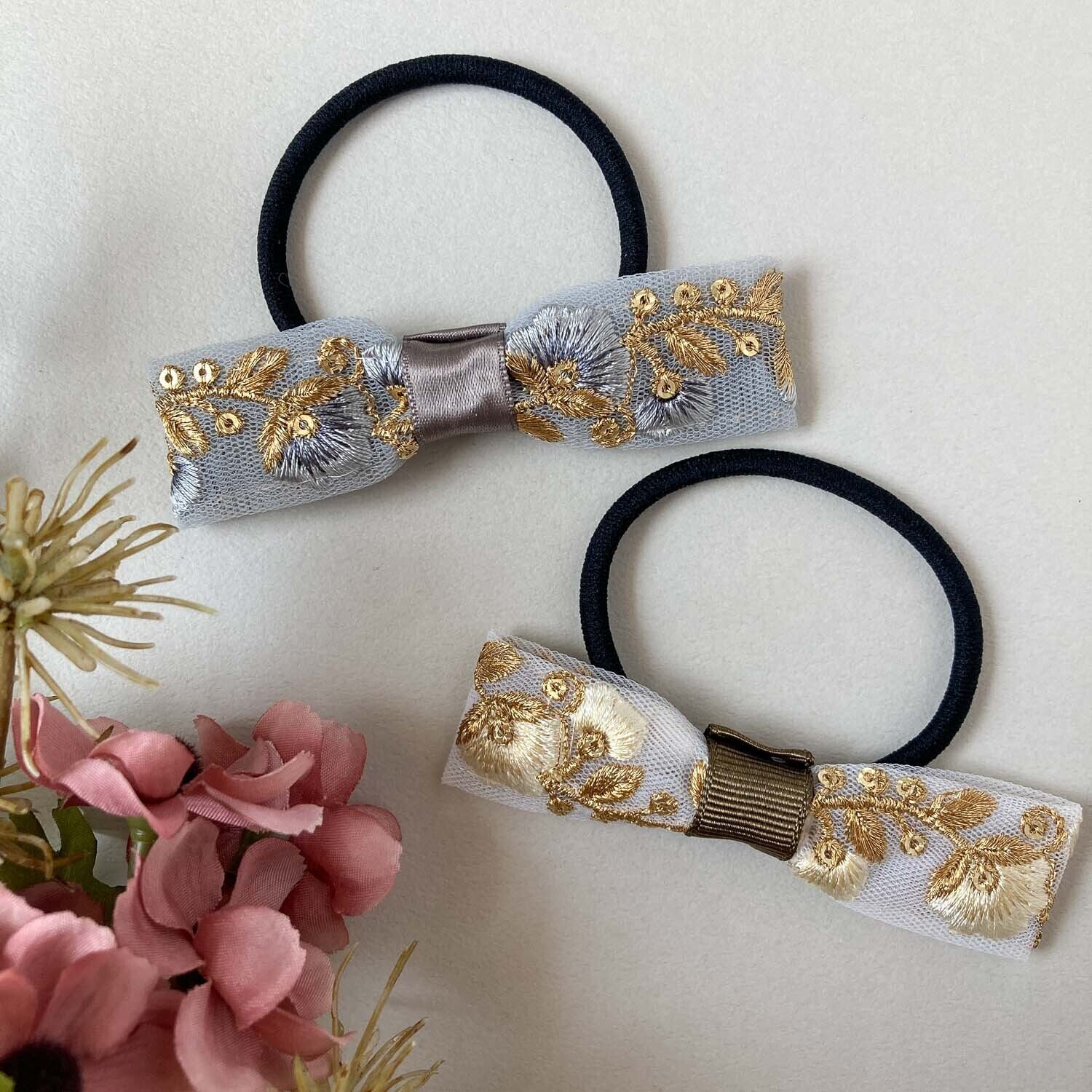 細幅ゴールド刺繍リボンのヘアゴム