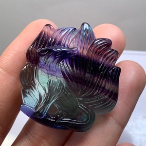 7.九尾狐☆狐フローライト ペンダントトップ