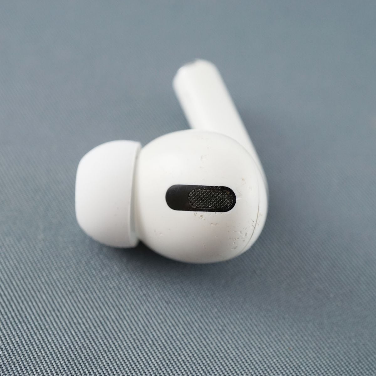 Apple純正ワイヤレスイヤホンAirPods第2世代左耳