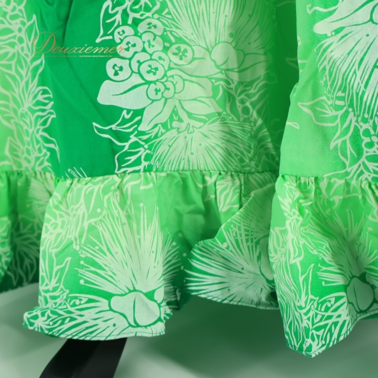 フラダンス 衣装 ワンピース ドレス グリーン系 レフア柄 ハワイアン 緑 白 ワンショルダー ハワイアン アロハ 華やか かわいい ハワイアンプリント 花柄 爽やか