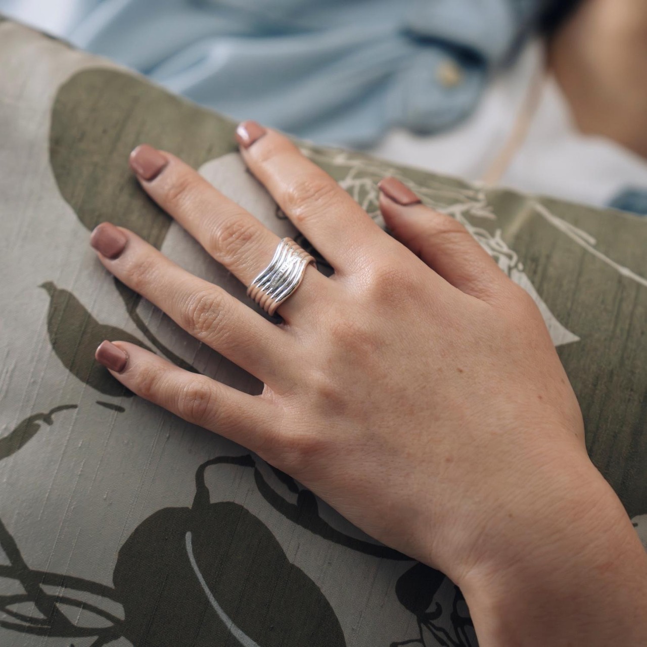 Parallel line Ring