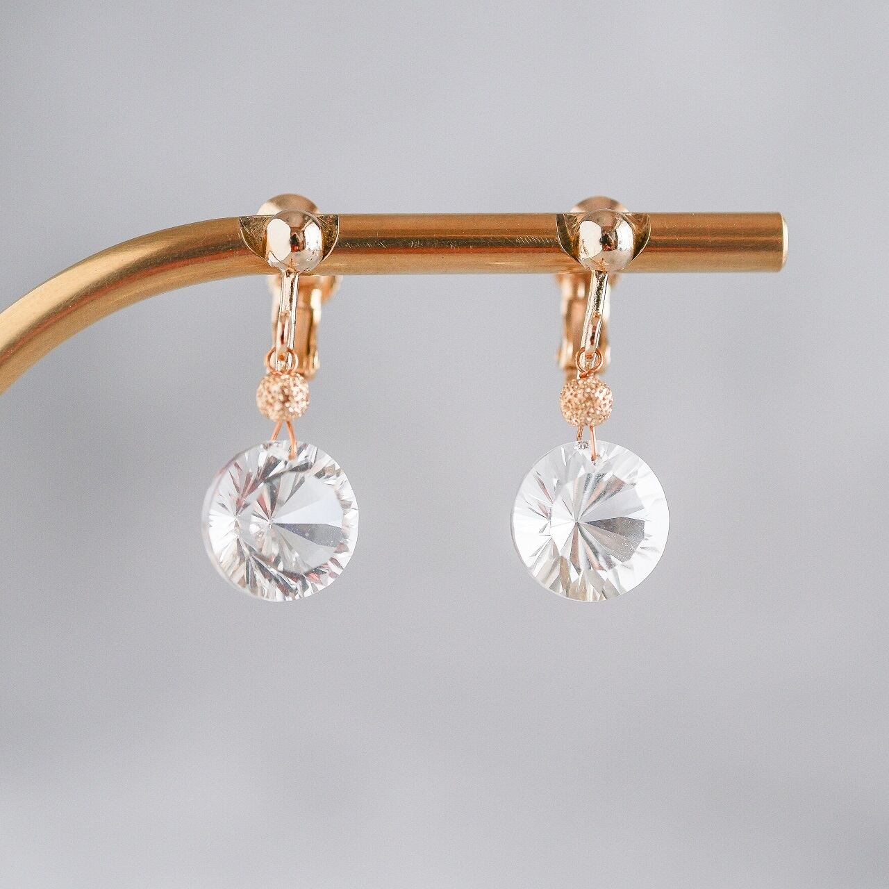 ポメころび様 水晶 コンケーブカットブーケピアス 専用️宝石質ブルー