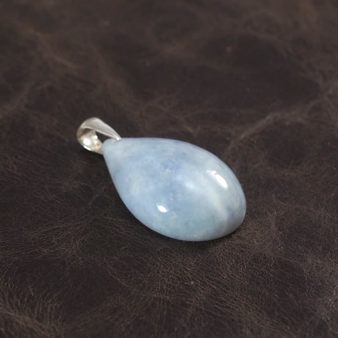 糸魚川 ラベンダー翡翠 しずくペンダントトップ 6.0g Itoigawa