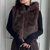 【東京先行販売】ショート丈Wzipエコファーフーディーvest/ブラウン