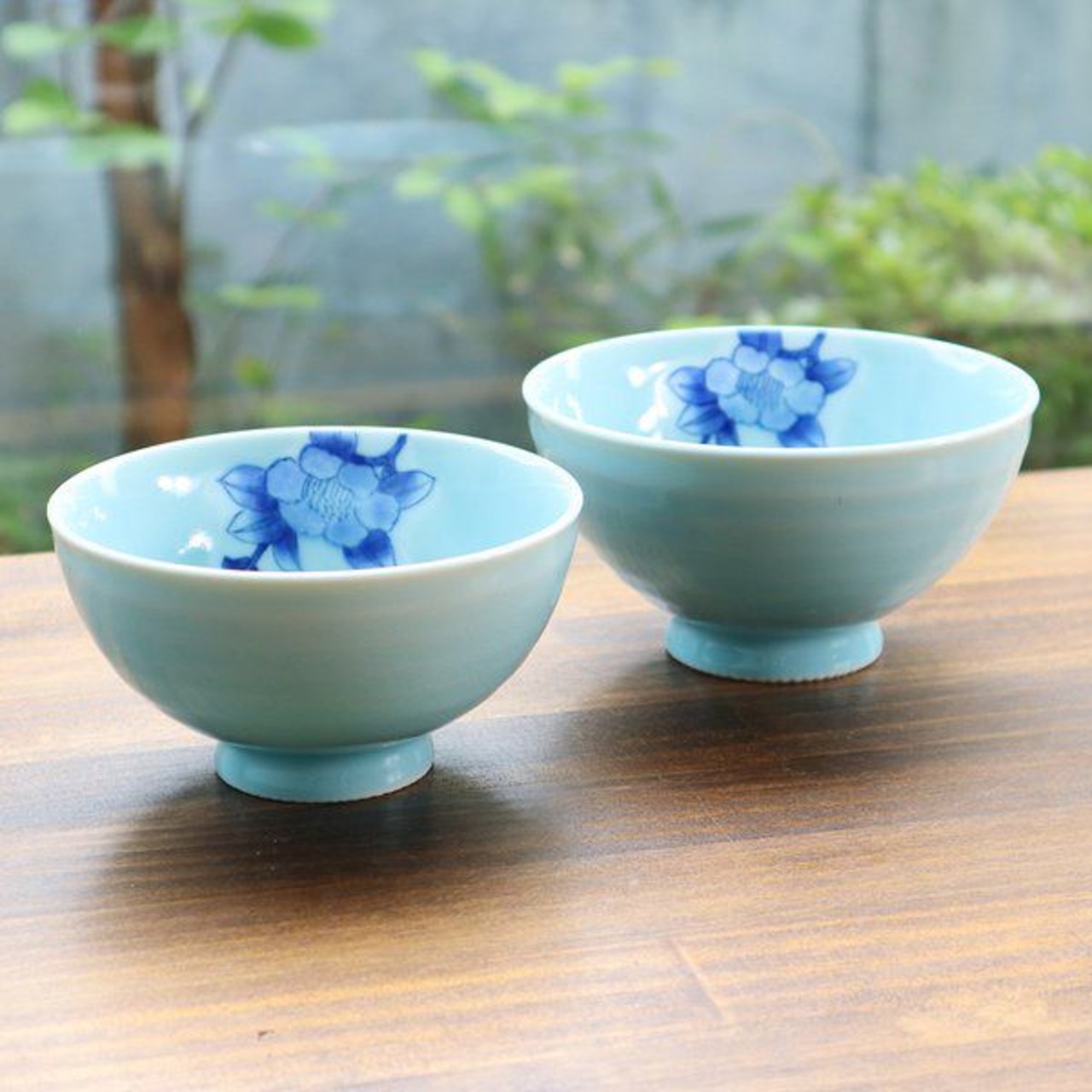 有田焼　お茶碗　青磁染付山茶花（大・小） 9-156