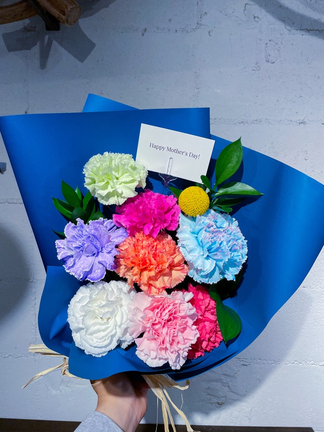 ■母の日ギフトA【5/5~10のいずれかにお届けします】・アレンジメント  カーネーション ブルーのラッピング